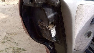 1996-1999 Saturn Sw2 Driver Left Rear Door Latch With Rods/Cables Oem Back