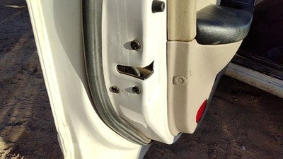 03 Hyundai Elantra Driver Left Front Door Latch With Rods/Cables Oem 813102D050