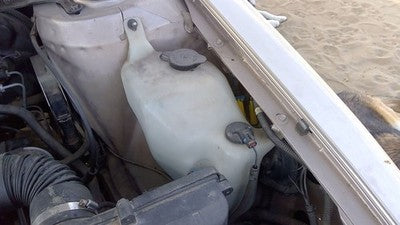 1994 Olds Eighty Eight Windshield Washer Fluid Reservoir With Pump Wiper Tank