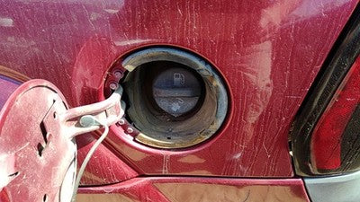 2002-2003 Chevy Trail Blazer Fuel Filler Neck Assembly With Gas Cap Oem 88983256