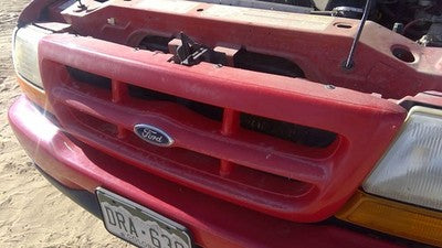 1998-2000 Ford Ranger Front Grille Oem 4X2 2Wd Red F87z8200fa