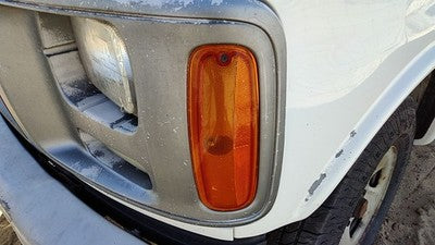96-02 Savana Van 2500 Driver Left Front Turn Signal Light Lamp Fender Mounted