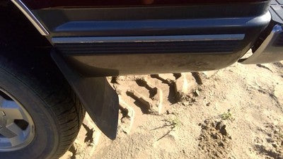 1999 Chevy Tahoe Driver Left Rear Moulding On Quarter Panel Oem