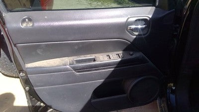 2013-2017 Jeep Patriot Driver Left Front Inside Door Trim Panel Only Oem Gray Dv