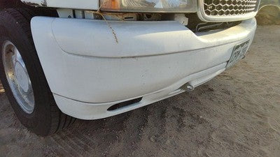 2000-2006 Chevy Suburban Front Bumper Assembly With Brackets 50U Summit White