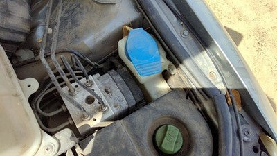 2003-2005 Vw Passat Windshield Washer Fluid Reservoir With Pump Oem Wiper Tank
