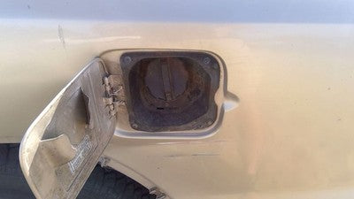 1992-1995 Olds Eighty Eight Fuel Filler Neck Assembly With Gas Cap Oem 25619420