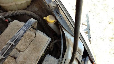 2000-2005 Saturn L100 Windshield Washer Fluid Reservoir With Pump Oem Wiper Tank