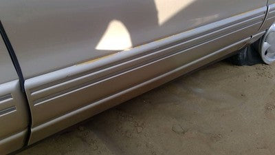 1994 Olds Eighty Eight Passenger Right Front Moulding From Door Trim Strip Gold