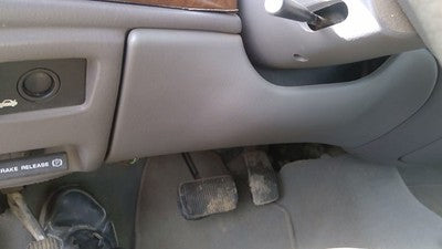 1998-1999 Mercury Sable Lower Dash Under Column Knee Bolster Trim Panel Gray N2