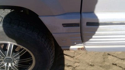 1994 Jeep Grand Cherokee Driver Left Moulding From Fender Oem Trim Strip Silver