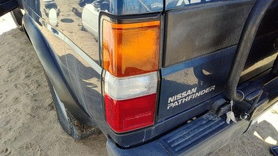 1987-95 Nissan Pathfinder Driver Left Tail Light Brake Lamp Oem Rear G655541g00