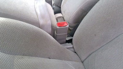 1998 Ford Taurus Driver Left Front Seat Belt Buckle Receiver Oem Gray