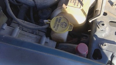 00 Chrysler Voyager Windshield Washer Fluid Reservoir With Pump Oem Wiper Tank
