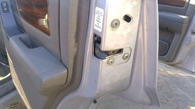 1994 Jeep Grand Cherokee Passenger Right Rear Door Latch With Rods/Cables Back