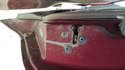 2000 Chevy Venture Passenger Right Rear Door Latch With Rods/cables Back 120" Wb