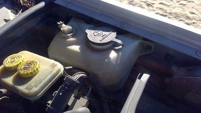 1994 Jeep Grand Cherokee Windshield Washer Fluid Reservoir With Pump Wiper Tank