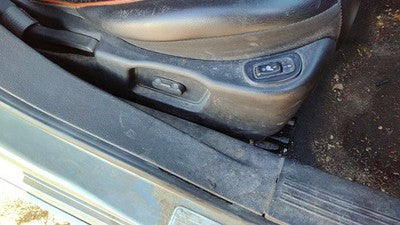08 New Style Malibu Passenger Right Side Power Seat Switch With Trim Panel Ebony