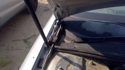 1988-1997 Cutlass 2 Door Passenger Right Hood Hinge Assembly Oem Silver