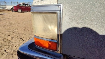 1980-1984 Deville Sedan Driver Left Turn Signal Light Lamp Oem Fender Cornering