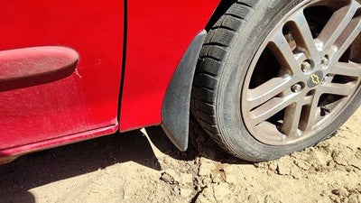 2003 Chevy Cavalier Passenger Right Moulding From Fender Oem Mud Flap
