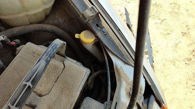 2000-2005 Saturn L100 Windshield Washer Fluid Reservoir With Pump Oem Wiper Tank