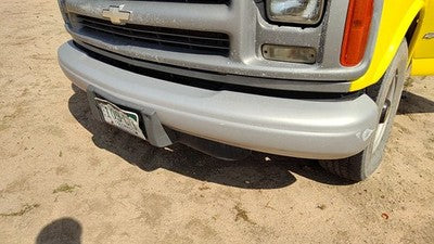 1996-2002 Express Van 2500 Front Bumper Assembly With Brackets Oem 15075736
