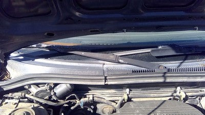 1998-2005 Subaru Forester Passenger Right Windshield Wiper Arm Oem Blade Lever