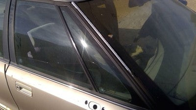 92-99 Eighty Eight Passenger Right Front Vent Window Small Door Glass With Frame