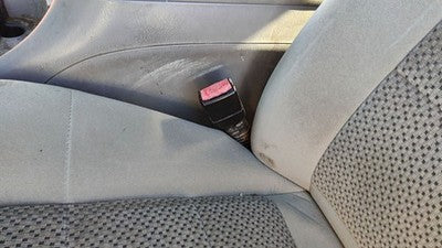 2001-2004 Ford F150 Driver Left Front Seat Belt Buckle Receiver Oem Gray