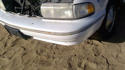1991-1996 Chevy Caprice Front Bumper Cover Assembly Oem White