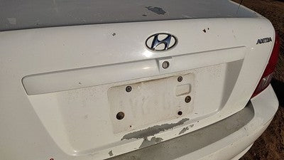03 Hyundai Elantra License Plate Trim Surround Panel Oem Tail Trunk Finish White