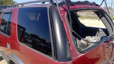 1998 Chevy S10 Blazer Driver Left Rear Moulding On Quarter Panel Oem