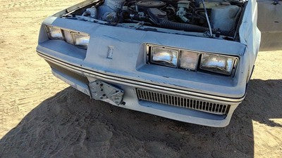 1982-1983 Oldsmobile Firenza Front Bumper Cover Assembly Oem Silver 22520344