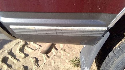1999 Chevy Tahoe Passenger Right Rear Moulding On Quarter Panel Oem