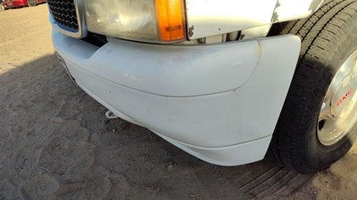 2000-2006 Chevy Suburban Front Bumper Assembly With Brackets 50U Summit White