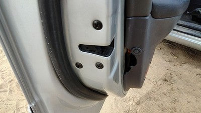 03 Hyundai Elantra Driver Left Front Door Latch With Rods/Cables Oem 813102D050