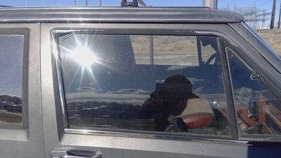 1984-96 Jeep Cherokee Passenger Right Front Side Window Door Glass Oem 55000580