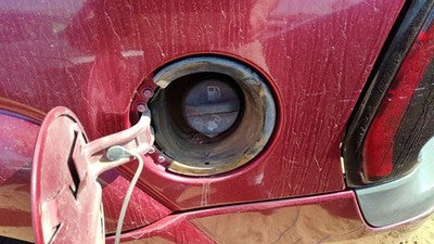 2002-2003 Chevy Trail Blazer Fuel Filler Neck Assembly With Gas Cap Oem 88983256