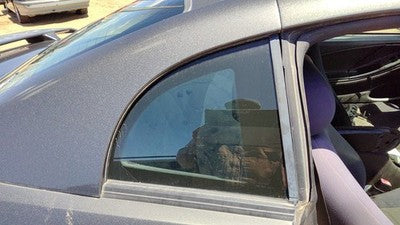 2000-2004 Ford Mustang Passenger Right Rear Quarter Glass Back Side Window Oem