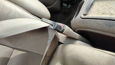 2000 Ford Windstar Passenger Right Front Seat Belt Buckle Receiver Oem