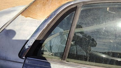 92-99 Buick Lesabre Passenger Right Rear Vent Window Back Door Glass With Frame