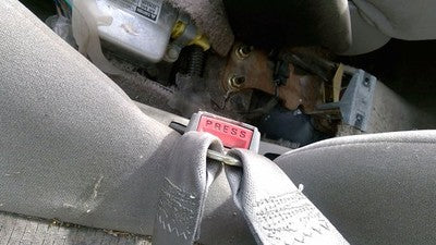 1998 Saturn Sw2 Driver Left Front Seat Belt Buckle Receiver Oem Gray