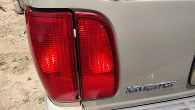 98-02 Lincoln Navigator Driver Left Tail Light Brake Lamp Rear Inner Lid Mounted