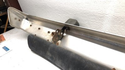 1984-1991 Jeep Grand Wagoneer Front Bumper Assembly With Mount Brackets Oem