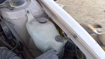 1994 Olds Eighty Eight Windshield Washer Fluid Reservoir With Pump Wiper Tank