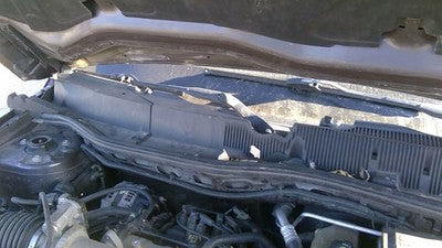 2008 Pontiac Torrent Windshield Wiper Cowl Vent Trim Panel Oem Grille