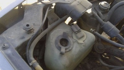85 Jeep Cherokee Windshield Washer Fluid Reservoir With Pump Oem Wiper Tank