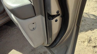 2000-2005 Cadillac Deville Dts Passenger Right Front Door Latch With Rods/Cables