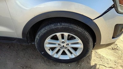 2016-2019 Ford Explorer Passenger Right Front Wheel Moulding Fender Flare Oem